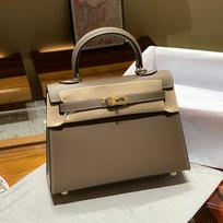 Pažangus antrosios kartos sidabrinis krepšys su sagtimi moterims Naujo modelio delnų raštuota karvės odos rankinė ant peties krepšys Crossbody Bag Madingas 22x 15x 6cm+with gift box baltos spalvos nuo blyksnio