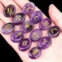 Natūralių kristalų raganų runų rinkinys Agato ir brangakmenių spėjimo akmenys Vyresnioji Futhark skandinavų vikingų runos likimo spėjimui (amethyst,about 15x20mm) ametistas