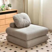Minimalistinė kreminė sulankstoma sofa-lova mažam butui