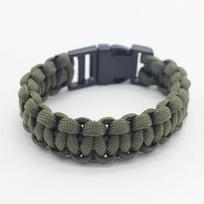 Išgyvenimo parašiuto laido apyrankė su avariniu žygiu Paracord apyrankės sagties komplekto virvės apyrankė armijos žalia spalva