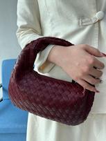 Woven Bag with Cow Horns, Hand-held Handbag, Dumpling Bag, Commuting, Leisure Travel, Women's Bag 28*2*18CM