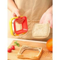 Sandwich Cutter and Sealer, Pocket Mold Cartoon Bread Mold Toast Stamp Press Mold Stainless Steel Cookie Cutter one-size beige