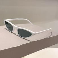 New Rivet Vintage Triangle Cat Eye Sunglasses Women For Men Luxury Brand Designer Sun Glasses Punk Popular Hip Hop Eyewear UV400 gray