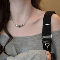 Korean High-End Pearl Bow Choker: Elegant Niche Design for Women gray
