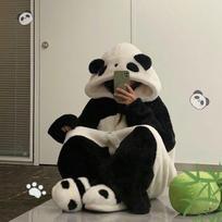 Moterų pižama su gobtuvu „Panda“ - Ruduo/Žiema 2026 Koralinis vilnos audinys, Storas vilnos pamušalas, Namų chalatas XL black