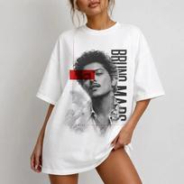 Bruno Marso Minimalistinis Portretas Grafinis Marškinėlis Risk It All Baltas Comfort Colors Modernus Koncertinis Plakatas Marškinėlis Dovana Gerbėjams 3XL white