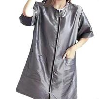 Trumpomis/ilgomis rankovėmis kirpyklos uniformos Poliesterio kirpimo chalatas Prijuostė Grožio salonui Grey Short Sleeve gray