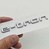 Naujas 3D ABS blizgus juodas raidžių logotipas emblema Audi Q4 e-tron Q6, Galinės bagažinės sparno šoninis ženklelis Automobilio uodegos žymėjimo aksesuarai