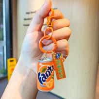 Realistiškas dervos mini gazuoto gėrimo skardinės raktų pakabukas Stilingi aksesuarai vakarėliams ir dovanoms Fanta orange