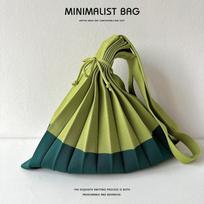 New Knitted Pleats Tote Bag Designer Chic Stitching Contrast Korean Retro Fashion Women Shoulder Shopper Handbag Foldable beige
