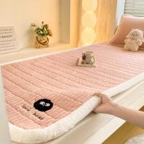 Autumn Winter Cartoon Embroidery Mattress Toppers Thicken Warm Plush Mattress Pad Skin-friendly Cozy Anti-static Quilted Bed Pad 90x200cm only 1 pcs