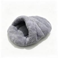 Warm Cat Sleeping Bag Thickened Pet Sofa Bed Universal Semi-enclosed Pet Nest  Indoor M pilka
