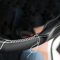 Rankomis siūta mikropluošto odos automobilio vairo dangtelis-apsauga, skirta Mercedes Benz GLE 43 W205 C43 C117 X156 C218 C253 X253 white thread black