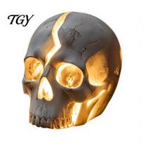 Outdoor Resin Skeleton Decor Cracked Skull Solar Garden Light, Halloween Glowing Yard Decor, Spooky Waterproof Scary Lawn Decorations Lamp for balta