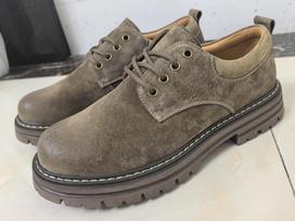 Madingi vyriški klasikiniai retro darbo batai Storas padas Suede Natūrali oda Vyriški britiško stiliaus suvarstomi laisvalaikio batai Vyrai 38 (US 6) chaki