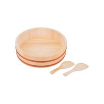 Pearl Metal Chirashi Sushi rinkinys apima 27 cm suši indą 3 ir 3 ryžių semtuvus. Puikiai tinka mėgautis suši namuose, rankomis suktas. (4 dalių rinkinys) - (apytiksliai beige