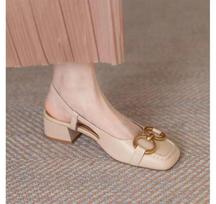 Madingi Retro Prancūziški Arkliuko Sagtis Minkštos Odos Basutės Moterims Vasaros Vidutinio Kulno Minkštas Padukas Patogios Kvadratinė Nosies Atvira Nugara Avalynė 40 beige