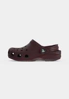 Crocs Atviri batai 'Classic' vyno raudona spalva