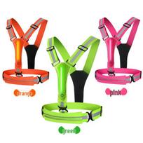 LED Atšvaitą turinti liemenė su reguliuojama kišenė naktiniam bėgimui ar važiavimui dviračiu, įkraunama per USB Adjustable Armbands Set of 2 green