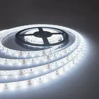 LED juosta PNI 2835W, šaltai balta, IP20, silikoninė, 5 metrų ilgio, jutiklinis mygtukas, maitinimo šaltinis 230V, reguliuojamo ryškumo, 300 LED 2835