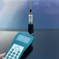 CB PNI LED 2000 antena, 90 cm, su 145 mm magnetiniu pagrindu, 26-28 MHz, 500 W, šviečia perdavimo metu