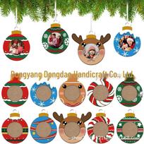 Christmas Festival Wooden Ornament: Round Hanging Tag Photo Frame 8x8.5x0.6 cm