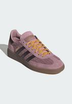 ADIDAS ORIGINALS Sportbačiai be auliuko 'Handball Spezial' ruda / rausvai violetinė spalva