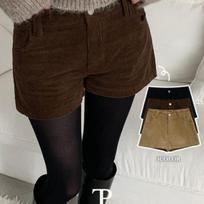 The Pink Lowin Corduroy Golden Pocket Shorts L/blacks black