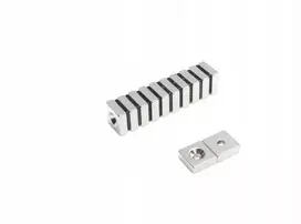 Neodimio magnetas plokštelinis Mpł 15x15x5 N38 su varžtu, komplektas 10 vnt.