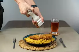 Grunwerg druskos ir pipirų malūnėlis, plastikinis, baltas