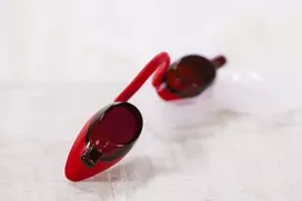 Akiniai nuo saulės soliariumui Flexivision, raudoni