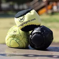 Footbag hacky sack rinkinys iš 3 – freestyle – rankomis siūtas su sustiprintomis siūlėmis ir amara ultra suede – žongliravimo kamuoliukai pradedantiesiems ir profesionalams – tinkamas naudoti patalpose ir lauke