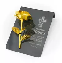 Postamentas ant paminklo kapo su tekstu Graviruotas mamos atminimui