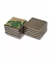 Neodimio magnetas 10x10x1 mm su klijais 3m juosta 10 vnt. Stiprus