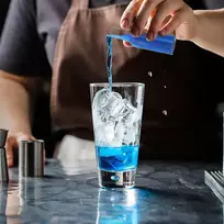 24 miniatiūrinių plastikinių buteliukų rinkinys po 50 ml, maži plastikiniai buteliukai su dangteliais ir piltuvėliais, buteliukai likeriui pilstyti po 50 ml, daugkartinio naudojimo tušti plastikiniai buteliukai Tyanlenr kelionėms, vakarėliams