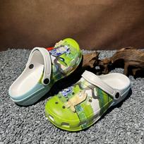 Cool Cartoon Graffiti Clogs – Unisex Couple Beach Sandals, Soft Sole Breathable Hollow Shoes 1-M black