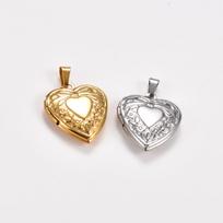 Stainless Steel Openable Carved Heart Photo Locket Pendant Picture Frame Box Charms Chain Necklace for Women Men Metal Jewelry Silver beige