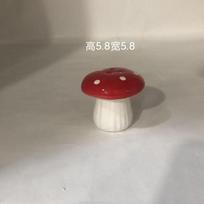 Ceramic Mushroom Salt and Pepper Shaker with Tray Creative Kitchen Decor 6*6*6cm