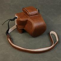 Slim PU Camera Case Canon EOS R50 R100 With 18-45mm Lens Urban Minimalist Shoulder Bag Velvet Lining Scratch-Resistant Dark Brown