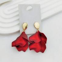 Women's Niche Irregular Petal Tassel Earrings, Exaggerated Light Luxury Design, Personalized High End Jewelry Gifts raudona