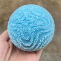 Needoh Fuzz Sphere Wonder Waves Vent Sphere Minkštas žaislas Tekstūrinis Streso mažinimo Fidget kamuoliukas Suspaudžiamas Suaugusiems Antistresinis žaislas blue
