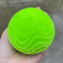 Needoh Fuzz Sphere Wonder Waves Vent Sphere Minkštas žaislas Tekstūrinis Streso mažinimo Fidget kamuoliukas Suspaudžiamas Suaugusiems Antistresinis žaislas green