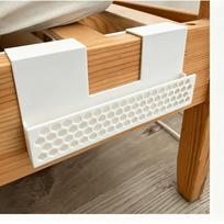 Hanging Bedside Phone Holder, Over-the-Bed Storage Box with Honeycomb Hollow Breathable Design,Space-Saving Slot for Cell Phones balta