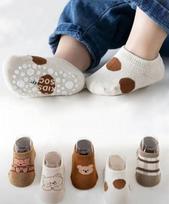 Kūdikių neslystančios kojinės vaikščiojimui, 5 vnt. rinkinys, minkštos, pralaidžios orui, medvilninės medžiagos, patogiai priglundančios, elastiniai rankogaliai, tinka mažiems vaikams ir kūdikiams, naudojimui patalpose M ruda