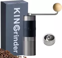 Kavamalė Kingrinder K0 rankinis kavos malūnėlis su tiesia rankena ir 140 reguliuojamų malimo lygių, skirtas Aeropress, French Press, Drip, 25 g talpa