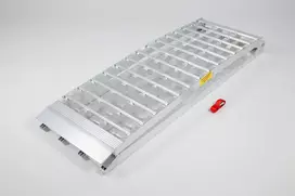 The Ramp People 1 x sulankstoma motociklo rampa, 44 cm pločio, 680 kg keliamoji galia – aliumininė motociklo pakrovimo rampa (2,3 m)