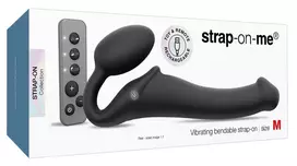 Strap-On-Me vibruojantis strap-on, lankstus, juodas, 15,2 cm
