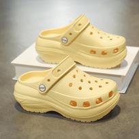 Women's Summer Closed-Toe Beach Sandals: Fashionable Clog-Style, Thick-Soled Slippers 225mm Inside Length (Size 36) geltona