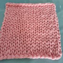 Didelis minkštas stambiai megztas storas vilnos pledas su universaliomis spalvomis jaukiam komfortui pink,100x80cm