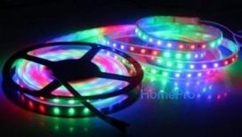3m ārtelpu mitrumizturīgas krāsainas RGB 12V LED Lentes komplekts ar pulti , 14.4 W / m , IP65